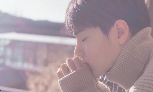 肖战吃瓜吃红薯图片,红薯瓜果两不误，甜蜜滋味尽享其中  第1张